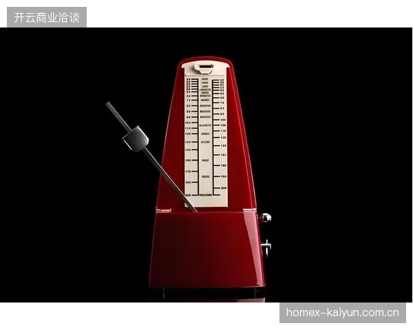 白昇浩有望进入轮换阵容,他的节拍器作用能改变中场的攻防节奏 白昇浩有望进入轮换阵容,他的节拍器作用能改变中场的攻防节奏
